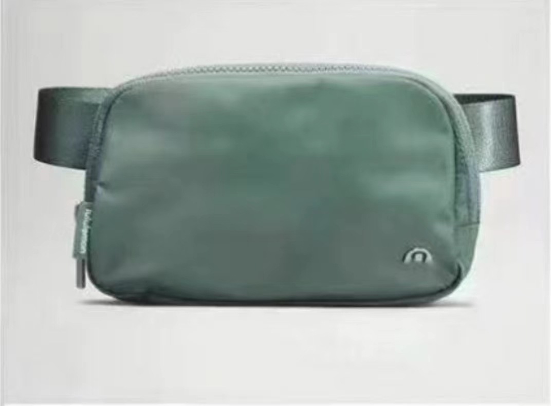 lulu腰包时尚多功能腰包大容量运动包手机包跑步健身腰包斜挎包包详情13