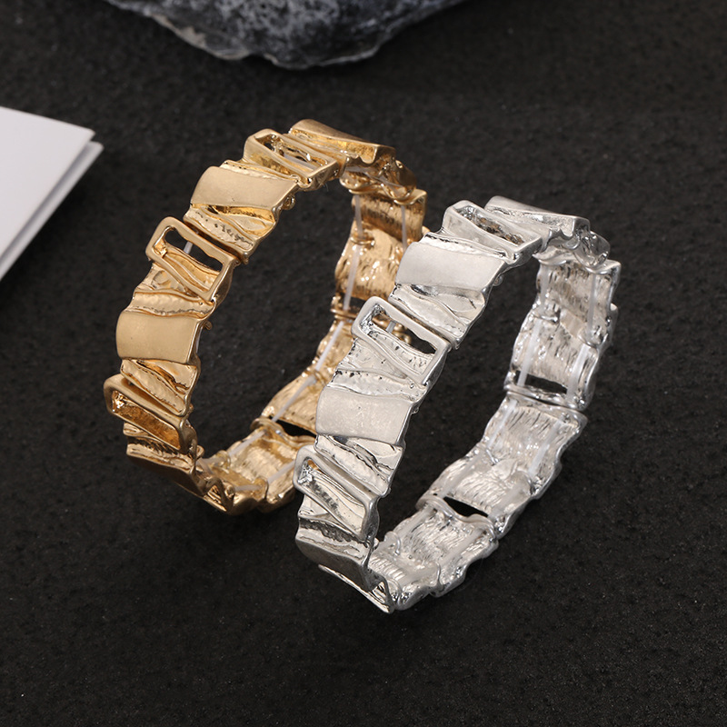 跨境专供爆款欧美夸张小众合金时尚精致活口弹力绳男女通用手链详情9