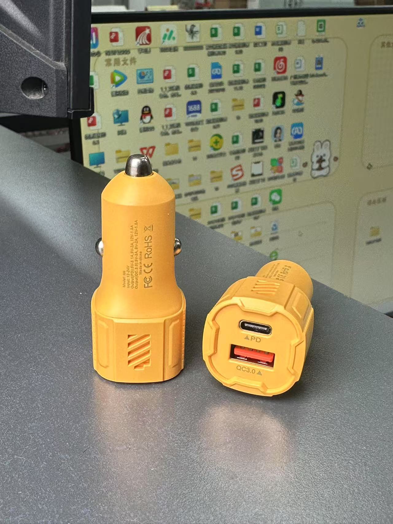 跨境热销车载充电器适用华为小米三星手机超级快充机甲风格车充详情8