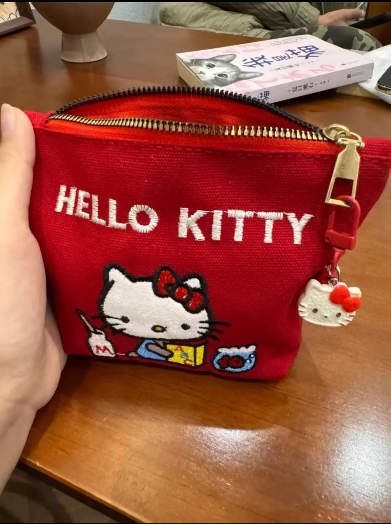 日本凯蒂猫复古风kitty洋气收纳包50周年限定款单肩手提包零钱包详情9