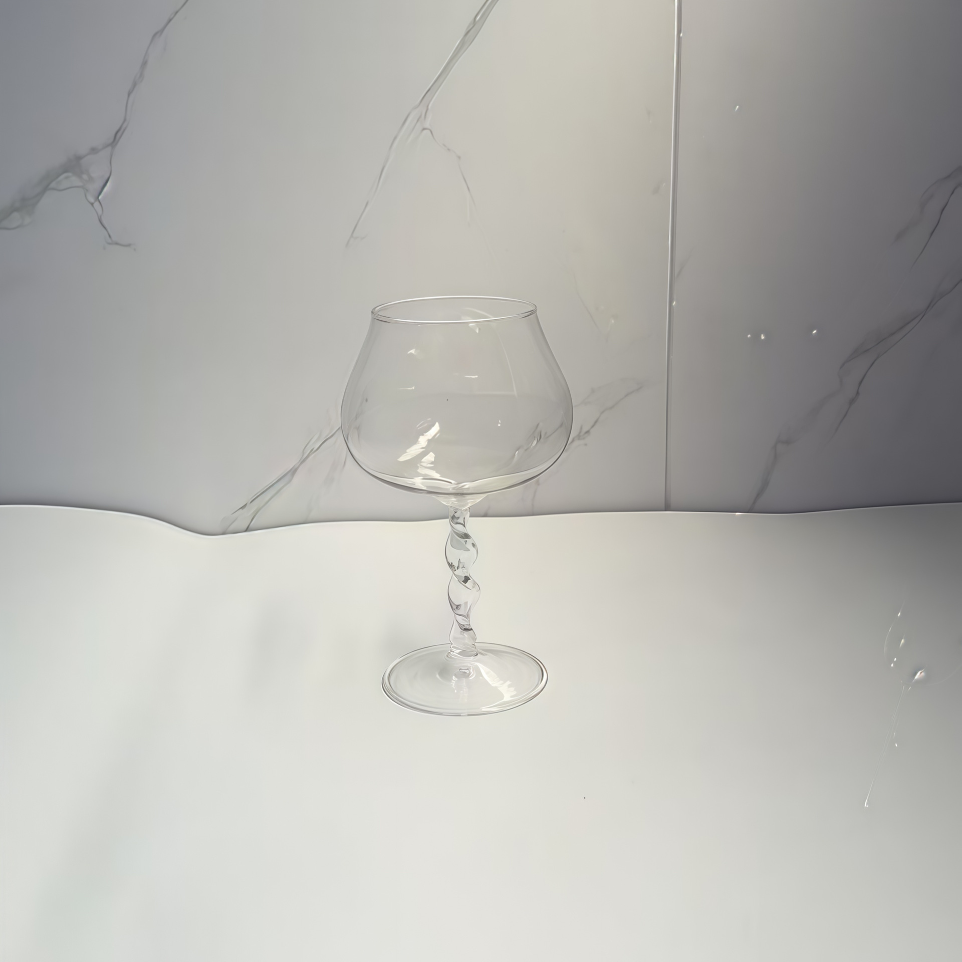 时尚创意麻花杆高脚杯简约质感鸡尾酒香槟杯家用民宿冷饮果汁杯详情3