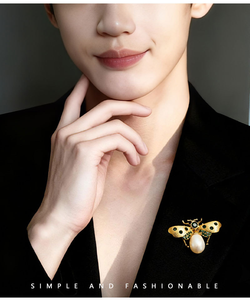 Dynamic and high-end brushed gold bee brooch, copper alloy, real gold electroplated, slightly inlaid zircon freshwater pearl brooch pic 8