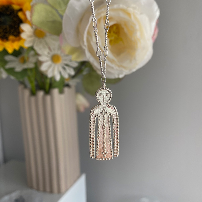 欧阳娜娜同款胡椒盐冷静人偶项链黄铜电镀厚银小众设计锁骨链详情5