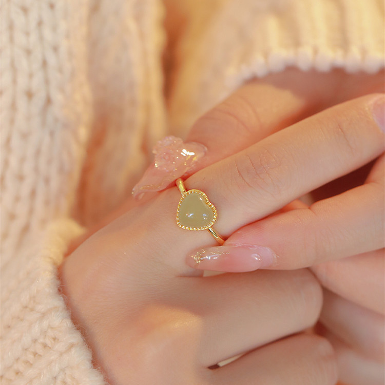 2022新款和田玉爱心戒指女ins小众设计极简高级感复古玉石食指环详情4