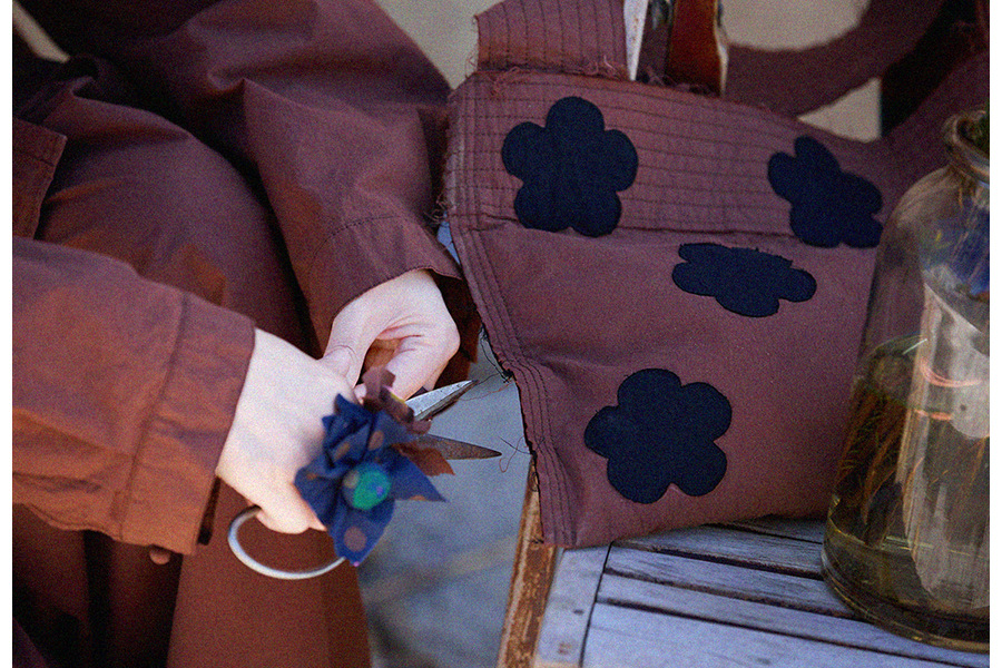 New autumn and winter style, artistic and retro original hazelnut red-brown cotton casual top, high-density, slightly elastic loose shirt for women pic 17