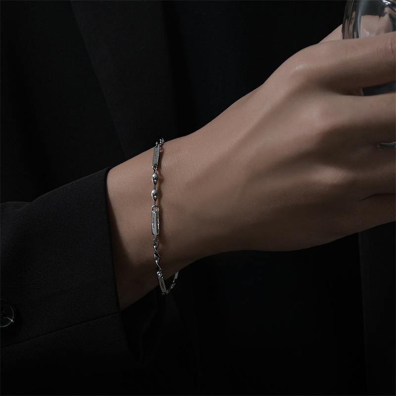 莫比乌斯星芒十字竹节链不掉色潮男配饰扭曲拼接坠链ins钛钢手链详情2