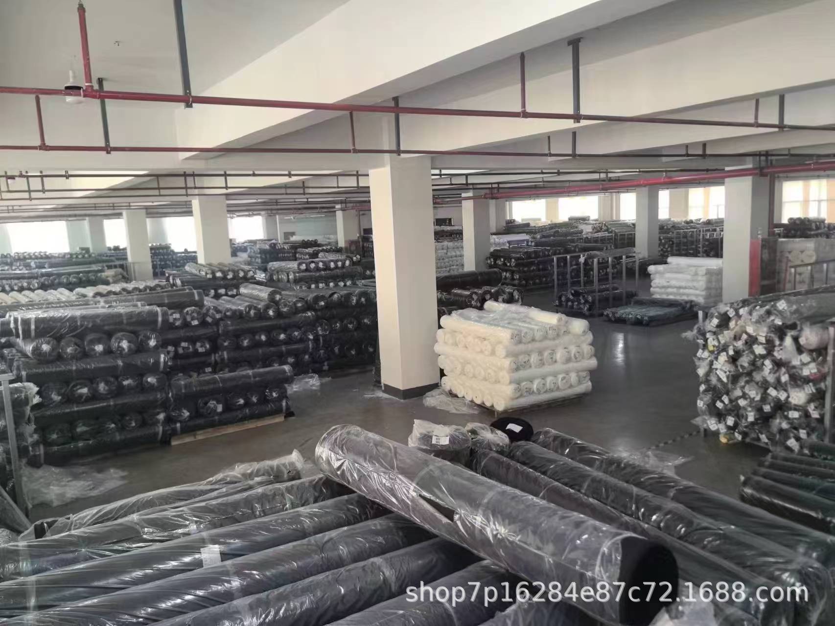 涤纶绒感春亚纺防水面料棉服外套羽绒服帽子箱包帽子手套布料热销详情19