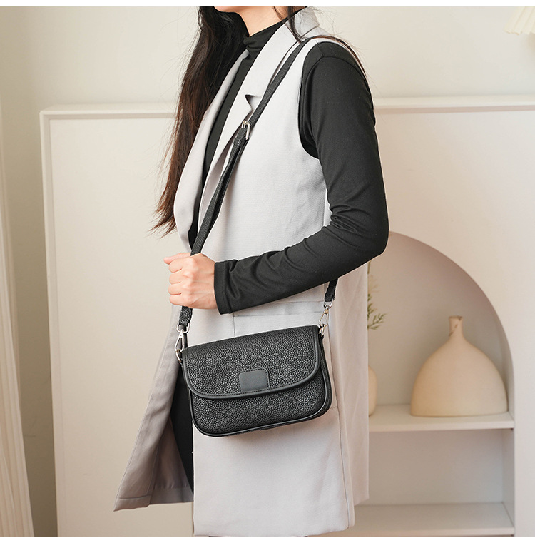 潮流女包包2025新款跨境外贸纯色PU斜挎包女小包女士单肩包小方包详情9