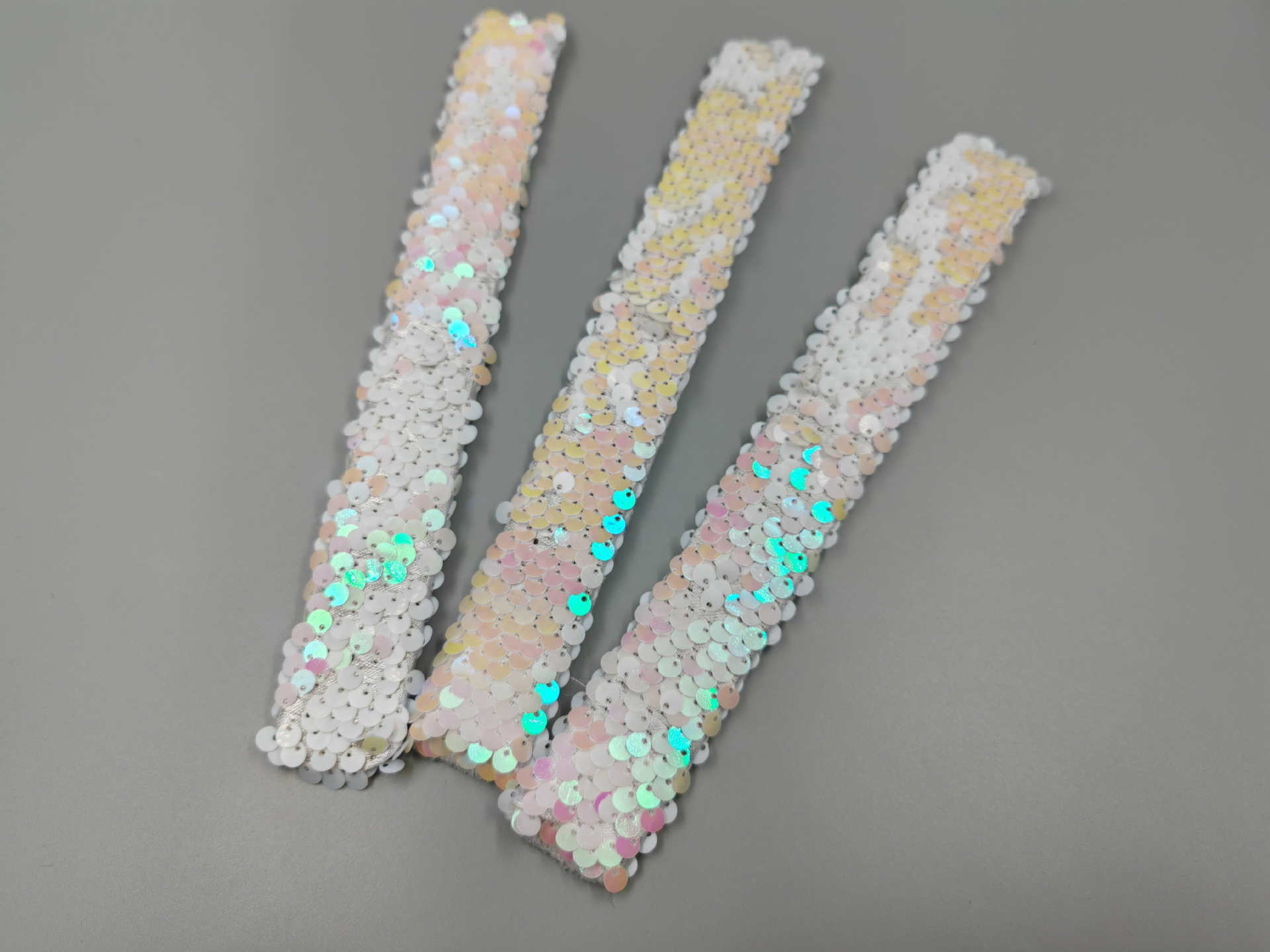 亚马逊卡通双色亮片美人鱼啪啪圈手环饰品手腕带儿童批发节日礼物详情5