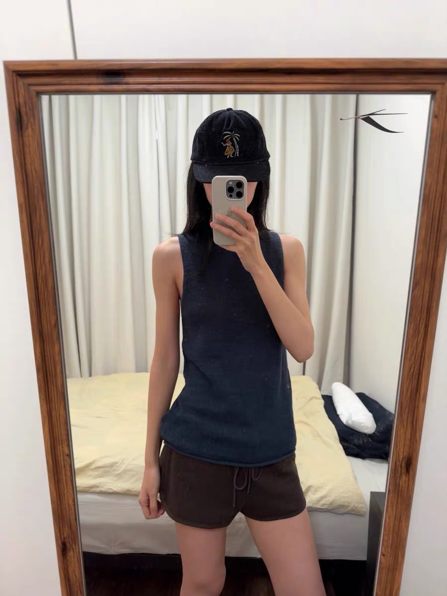 新款百搭多色亚麻棉感粗针织肌理颗粒半高领卷边毛织无袖背心5111详情25