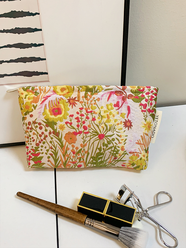 ins新款浮雕花化妆包大容量护肤收纳包女士手拿包拉链帆布收纳包详情16