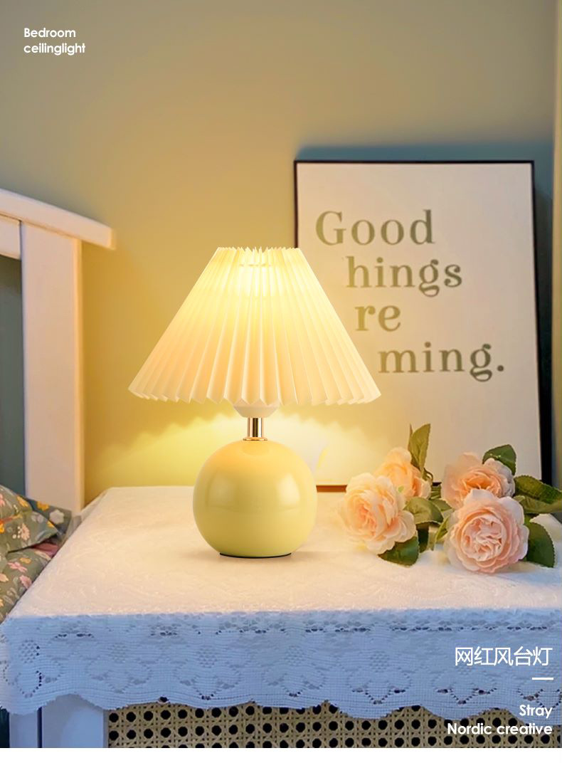 Creative pleated girl bedroom night light, Nordic Instagram-themed ceramic decorative bedside lamp pic 6