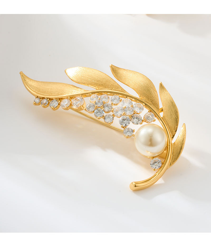 Original design, retro and high-end, gold brushed leaf brooch, copper alloy, real gold electroplated and zirconium-inlaid exquisite brooch pic 20