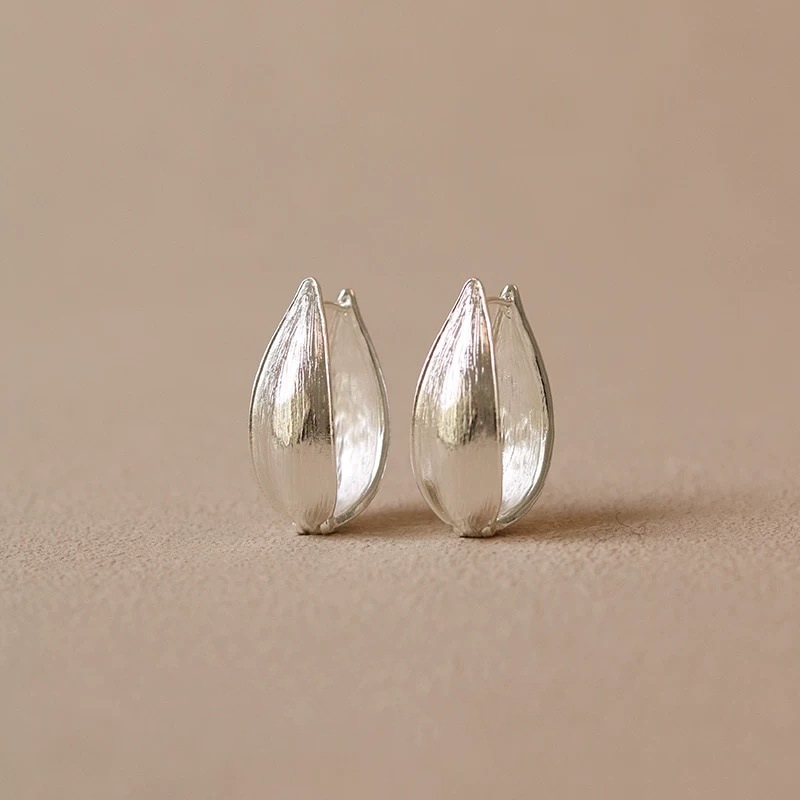 侯佩岑同款金银双色果荚双面叶片耳环优雅气质高级感小众时尚耳饰详情12