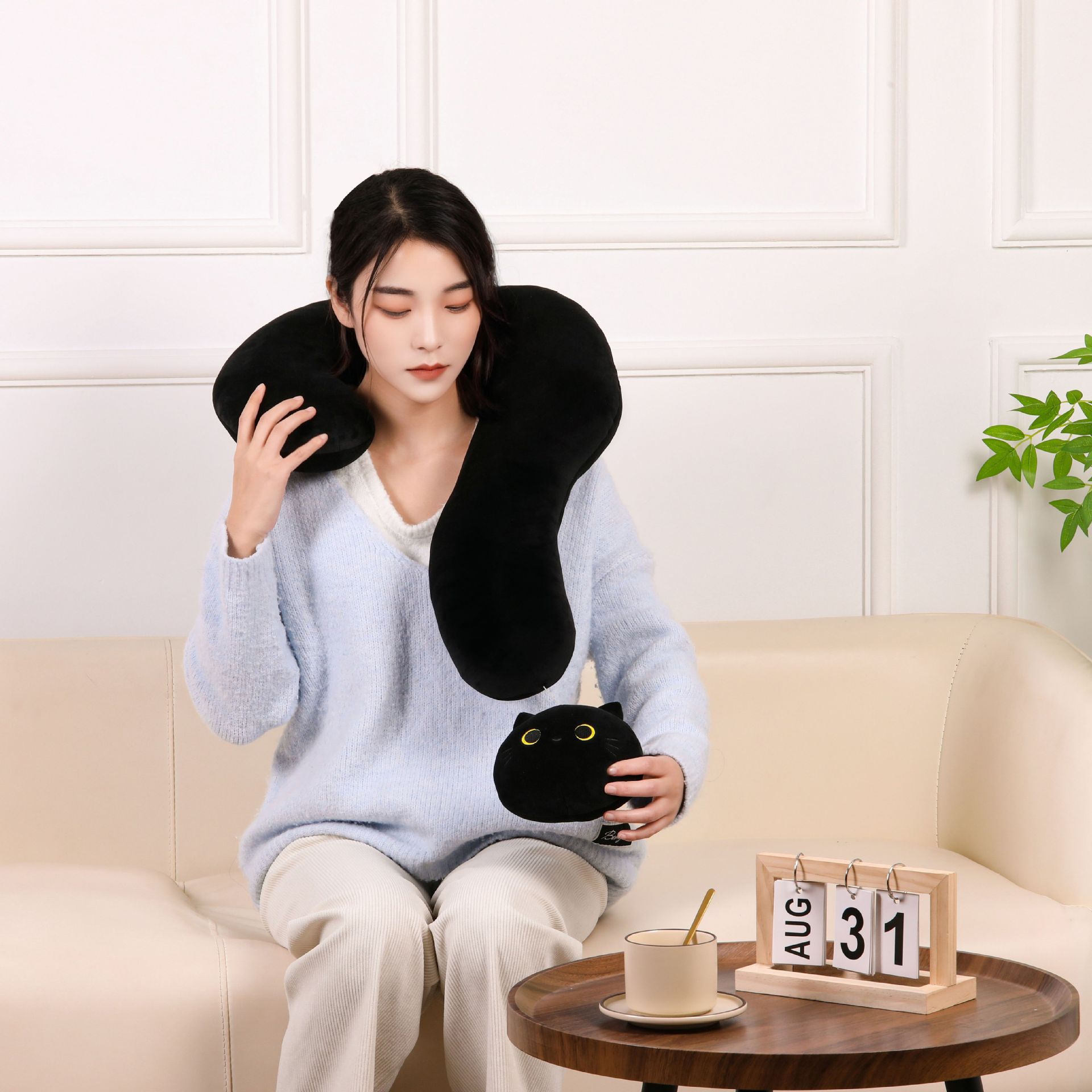 The popular black cat U-shaped pillow car headrest is black and cute. The cute cat question mark pillow eye mask bag is highly recommended on Xiaohongshu pic 11