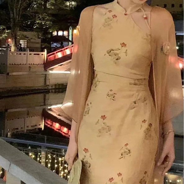 A new Chinese-style retro improved cheongsam dress for women in the summer of 2025, featuring a cinched waist and a slimming look pic 7