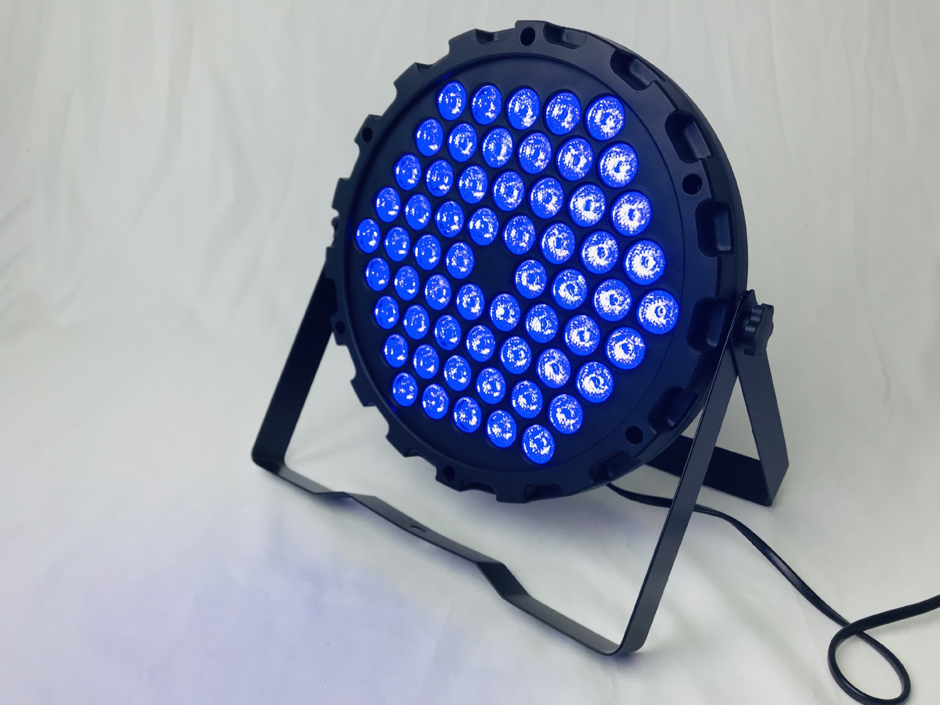 54 pieces of 3W flat par lights for stage use, seven-color full-color intelligent dyeing lights, wedding performance atmosphere lights, voice-controlled wedding seven-color full-color dyeing stage lights, and synchronous strobe lighting equipment pic 13
