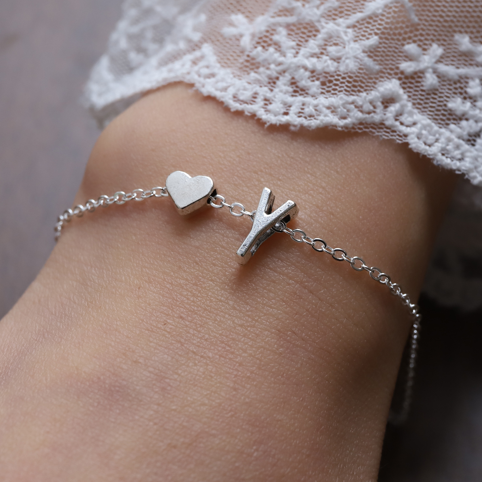 欧美跨境26个英文字母手链女个性气质合金心形字母手环手镯批发详情30