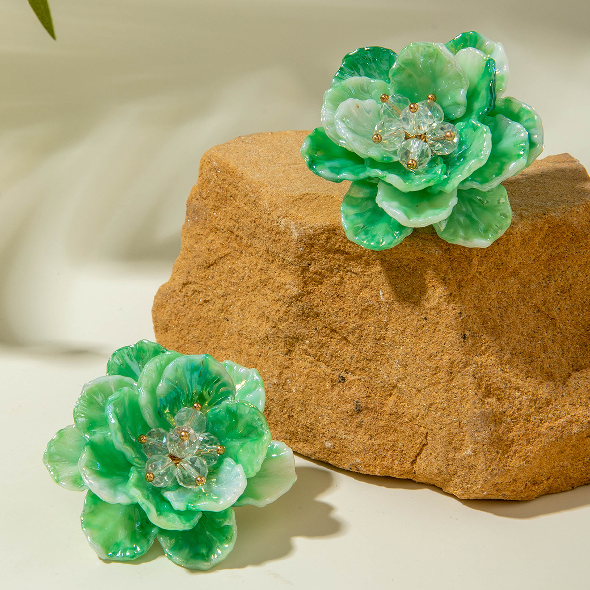 亚马逊跨境清新甜美彩色树脂花瓣花朵耳钉气质多巴胺 耳环耳饰女详情88