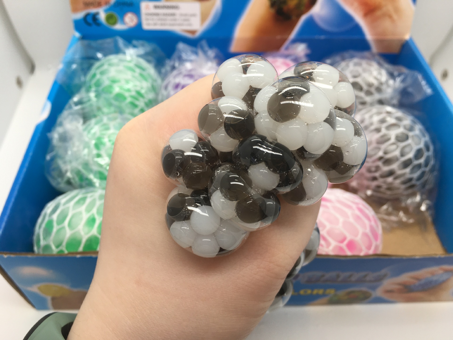 跨境货源新奇特减压葡萄球双色彩珠TPR捏捏乐七彩葡萄球网红发泄详情5