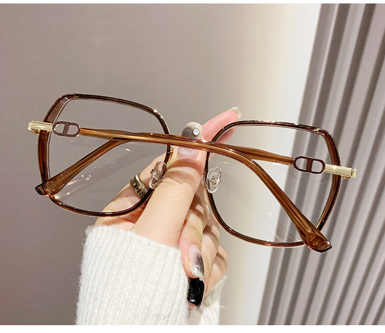 The new Korean-style fashionable flat light glasses for women with anti-blue light large-frame slimming effect can be paired with the same style on Xiaohongshu for myopia pic 11