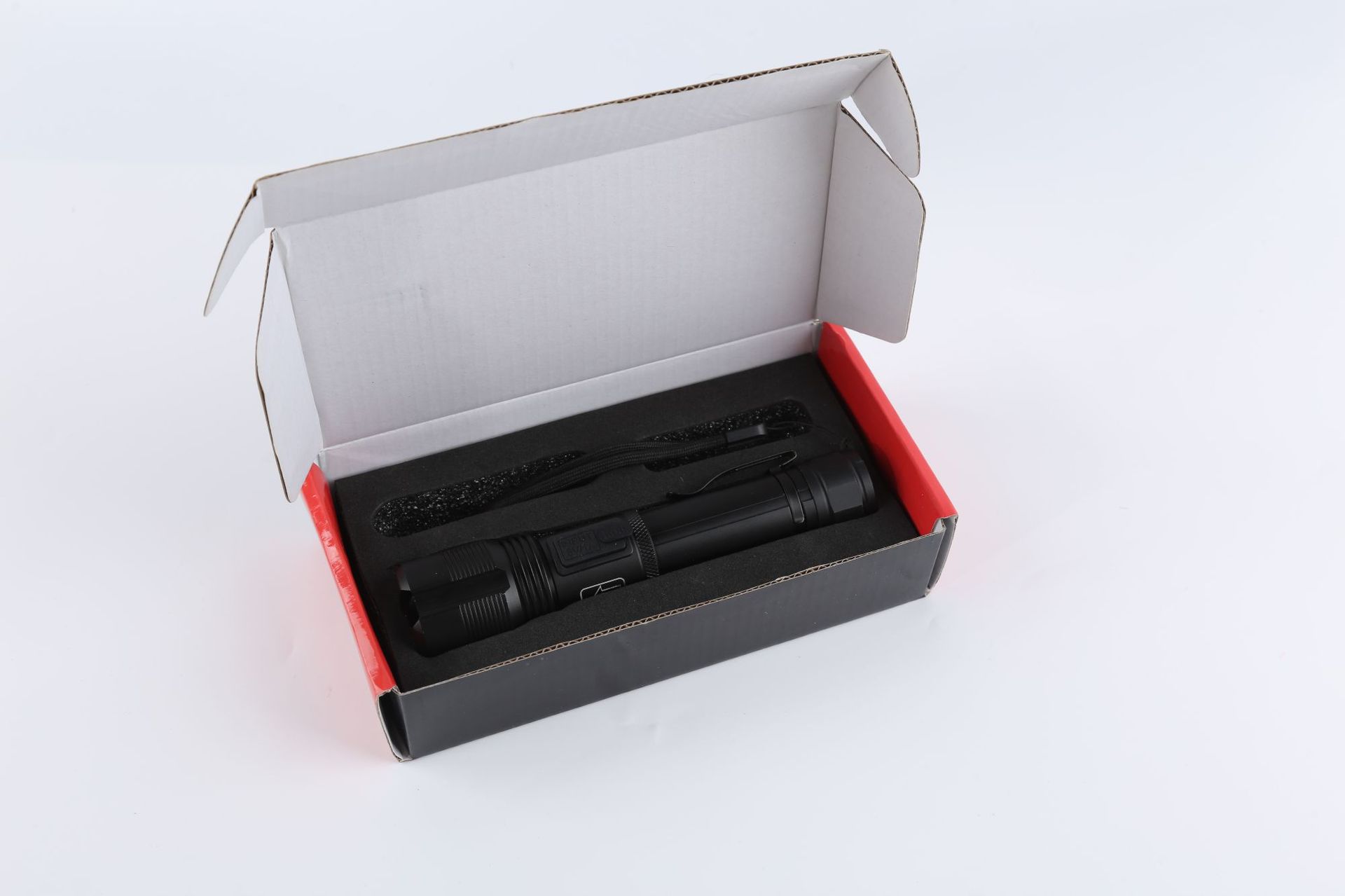 跨境新款XHP50远射USB充电便携手电COB聚光手电户外强光变焦电筒详情13