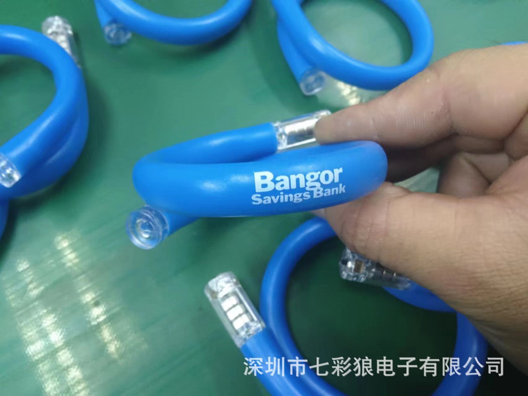 LED织带发光手环企业年会场控15色变色手带助威道具 可调节手腕带详情16