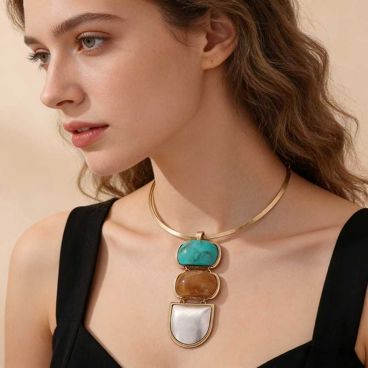 小众轻奢几何吊坠项圈女复古高级感锁骨链跨境时尚百搭饰品批发详情4