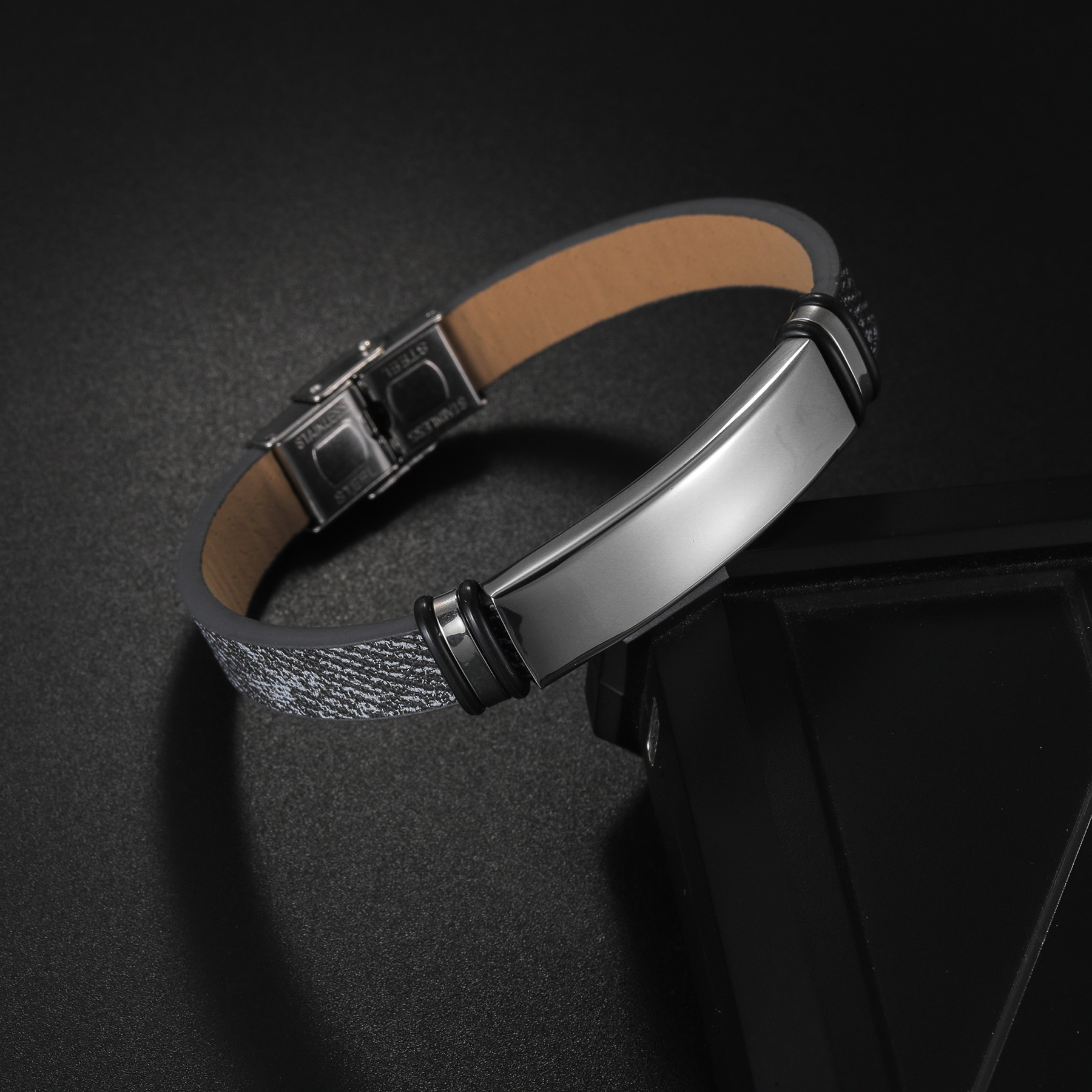 Cross-border Russian bestseller stainless steel smooth laser-engraved couple bracelet, simple and trendy titanium steel sports bracelet pic 5