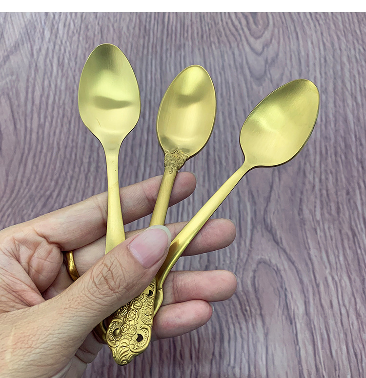 不锈钢金色浮雕茶勺西餐镀金茶勺吊环砂光西瓜勺尖柄茶匙详情4