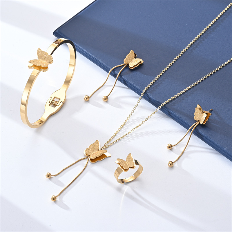 跨境外贸不锈钢饰品套装小众手链戒指耳钉项链首饰四件套详情2