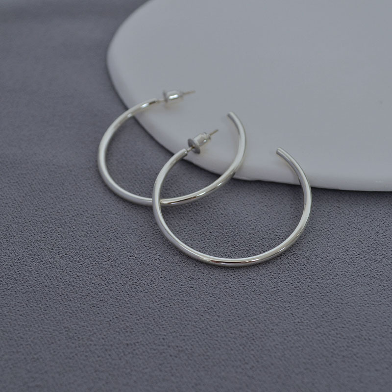 日韩小众设计黄铜镀银简约大方光面几何C字925银针圆圈耳钉耳饰详情2