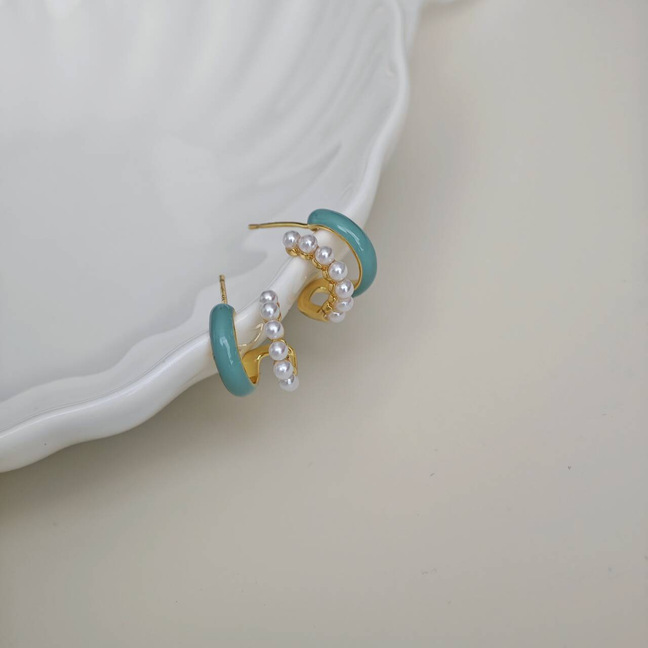 Niche ins minimalist colored drip glaze dopamine earrings, gentle and creamy C-shaped blue large circle ear rings for round faces pic 76