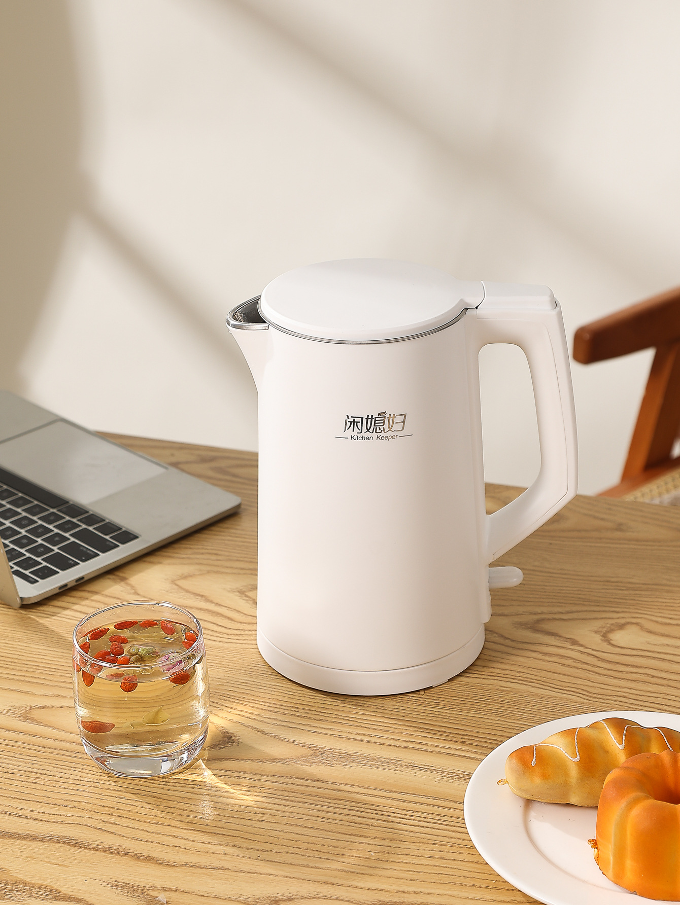 闲媳妇 1.8L烧水壶304不锈钢无缝内胆电热水壶自动断电煮水开水壶详情17