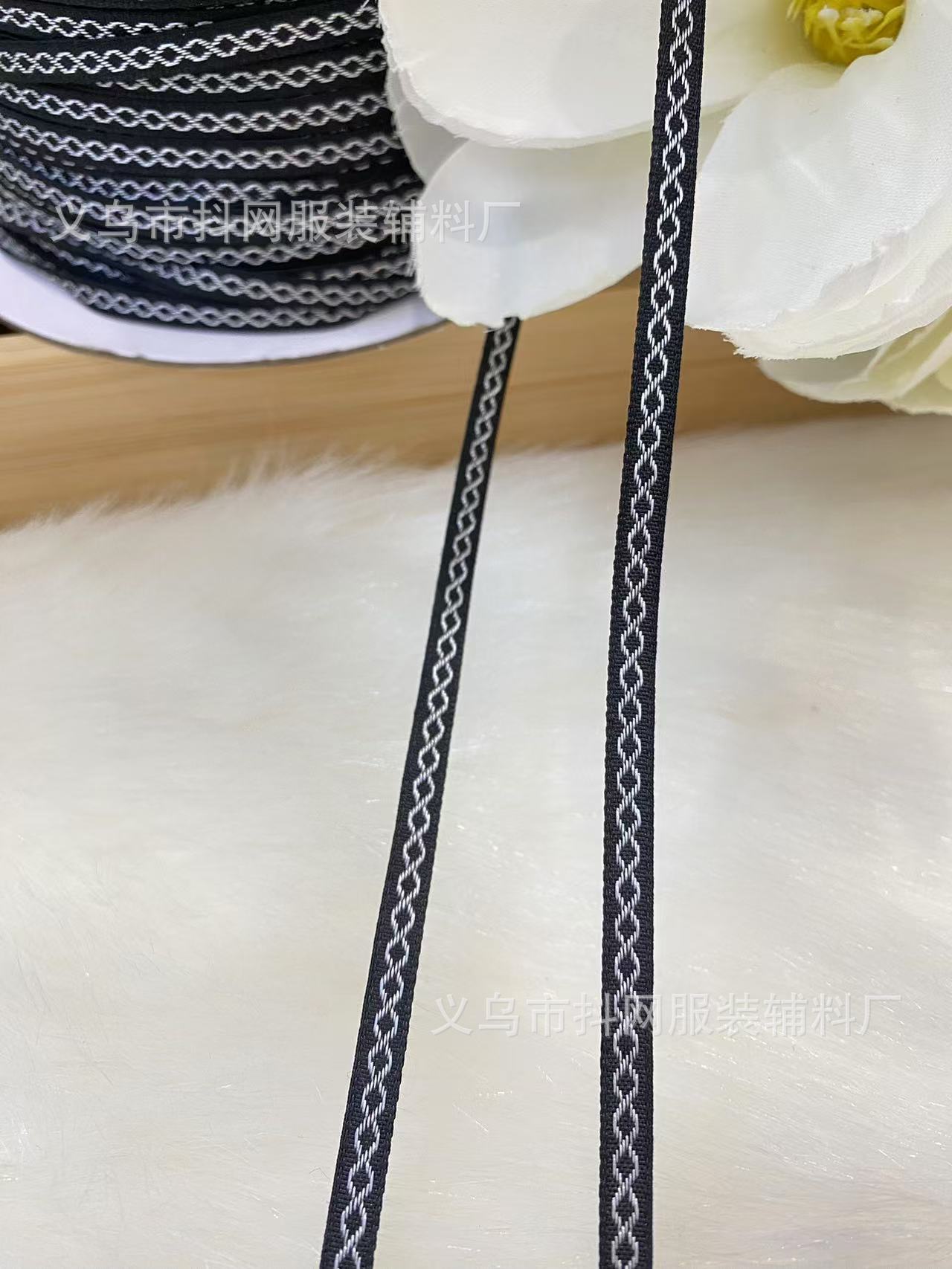 Wholesale of 0.6CM new three-color gold-edge webbing, red and green striped Christmas ribbon gifts, diy packaging, accessories and ribbons pic 6