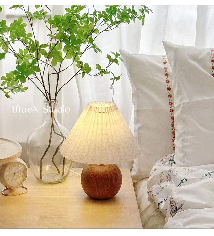 Pleated table lamp, ins Nordic ceramic bedside lamp, warm, romantic, simple, ins style, girlish, high-end and retro pic 25