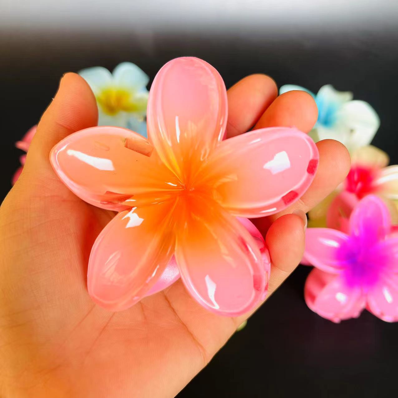 【 Zone 1-12 】6996 painted Purple Gold Flower 12/ Pack 1200/ box Large Flower hair clip, Purple gold Flower Gripper, colored gripper, gripper, plastic hair clip, wholesale 1 yuan 2 yuan pic 4