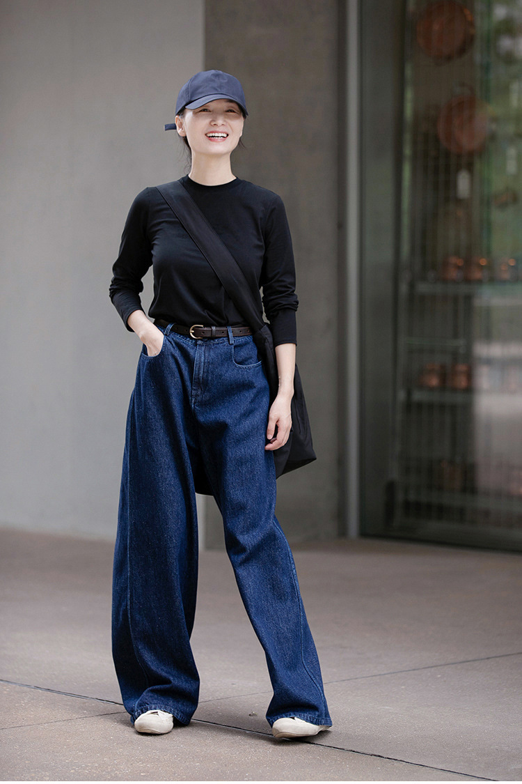 A niche all-season deep indigo blue mid-waisted loose and versatile wide-leg jeans pic 18