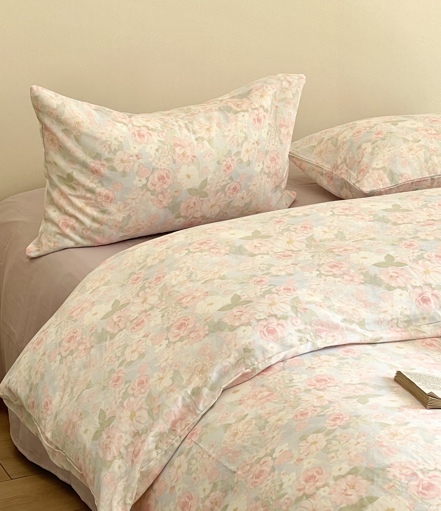 A set of three or four pieces with fresh small floral print double-layer yarn, pure cotton soft naked sleeping quilt cover and cartoon bedding pic 93