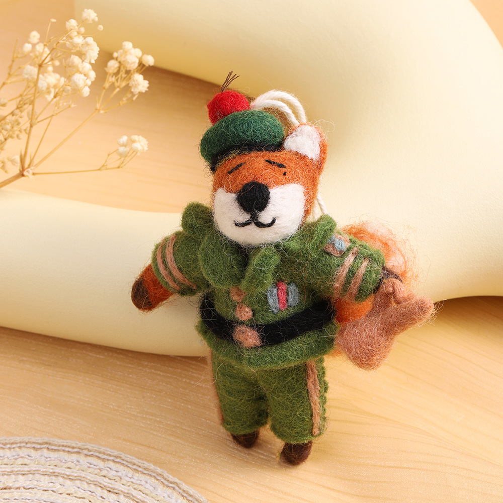 狐狸将军手工羊毛毡挂件高颜值立体玩偶挂饰小众包包挂饰卡通挂件详情3