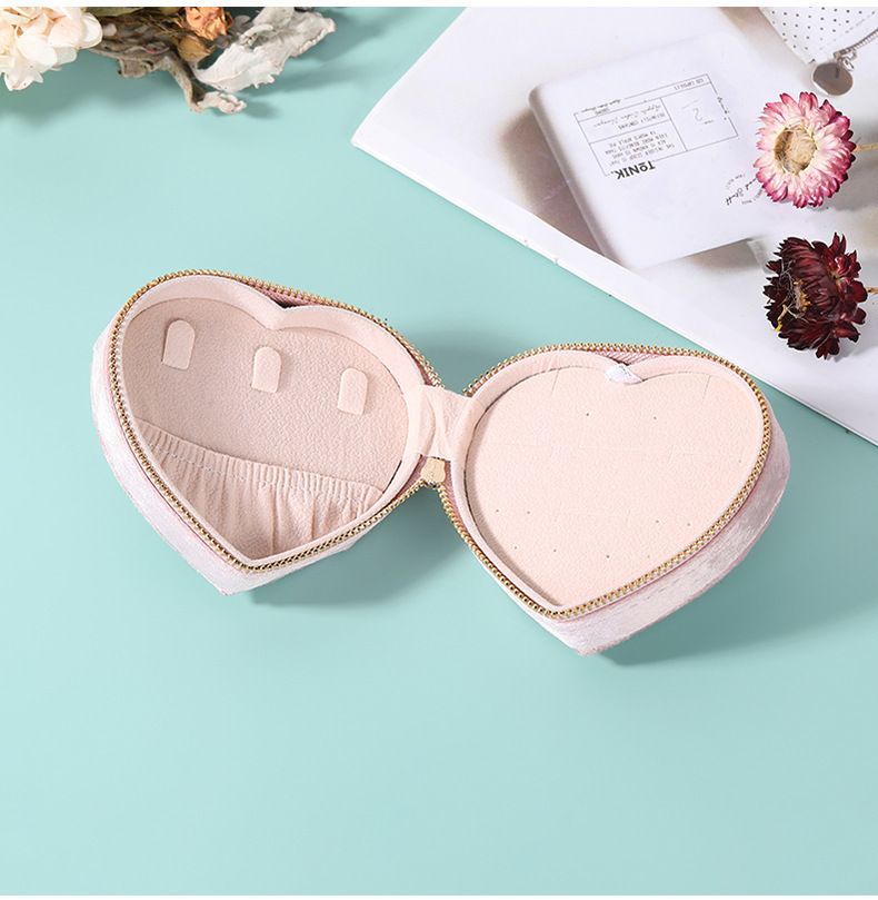 Wholesale of new portable velvet jewelry boxes, travel jewelry, rings, necklaces, stud earrings, and accessory storage boxes pic 13