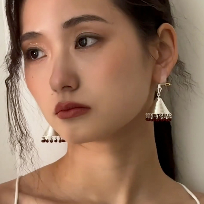 复古螺旋纹理石榴石耳环小众设计个性时尚耳饰轻奢高级感风铃耳坠详情9