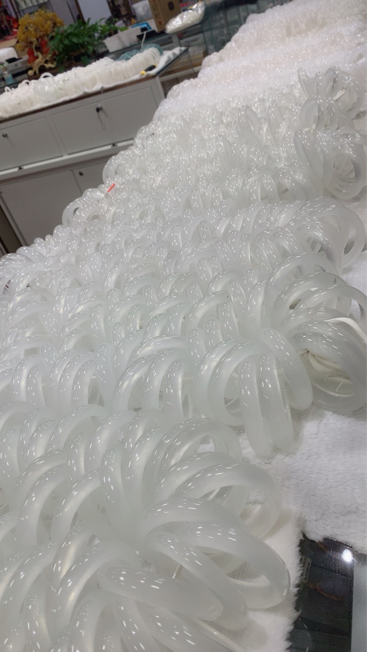 水沫玉宽条高冰高透白月光石英岩玉手镯冰透细腻手镯附带国检证书详情2