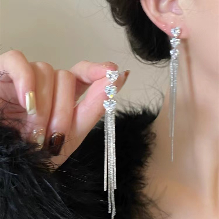 High-end bow, niche and light luxury tassel earrings, feminine charm, 2025 Spring/Summer collection, best-selling alloy earrings pic 16