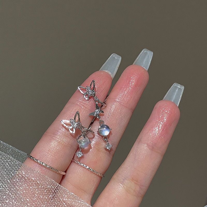 2024新款冷淡风小众爱心耳夹女士个性时尚轻奢设计感耳饰批发详情3