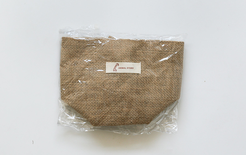Mini linen bags are hung on the wall-mounted dormitory bed, placed on top of the bed, beside the bed, and behind the mobile phone door as storage bags pic 1