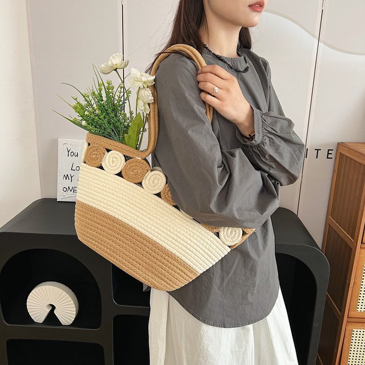 2024新款菜篮子沙滩包女士单肩腋下包韩版编织水桶包小众设计详情19