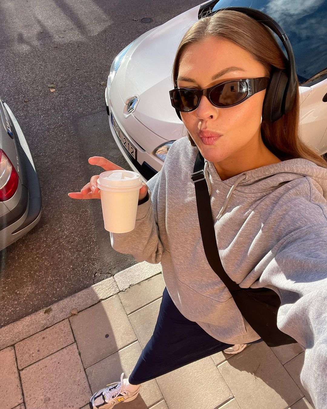 New Y2K spicy girl sunglasses from Europe and America, futuristic, millennium internet-famous street style sunglasses, cross-border trendy glasses for men and women pic 3