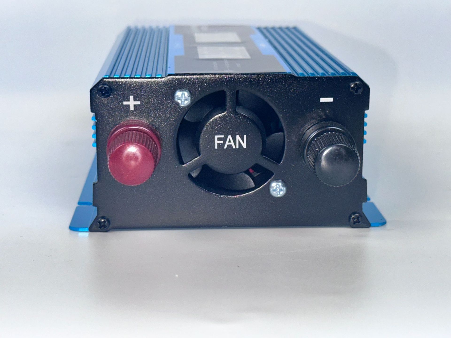 跨境修正波数显逆变器600-2600W车载逆变器12V/24V转110v/220v详情13