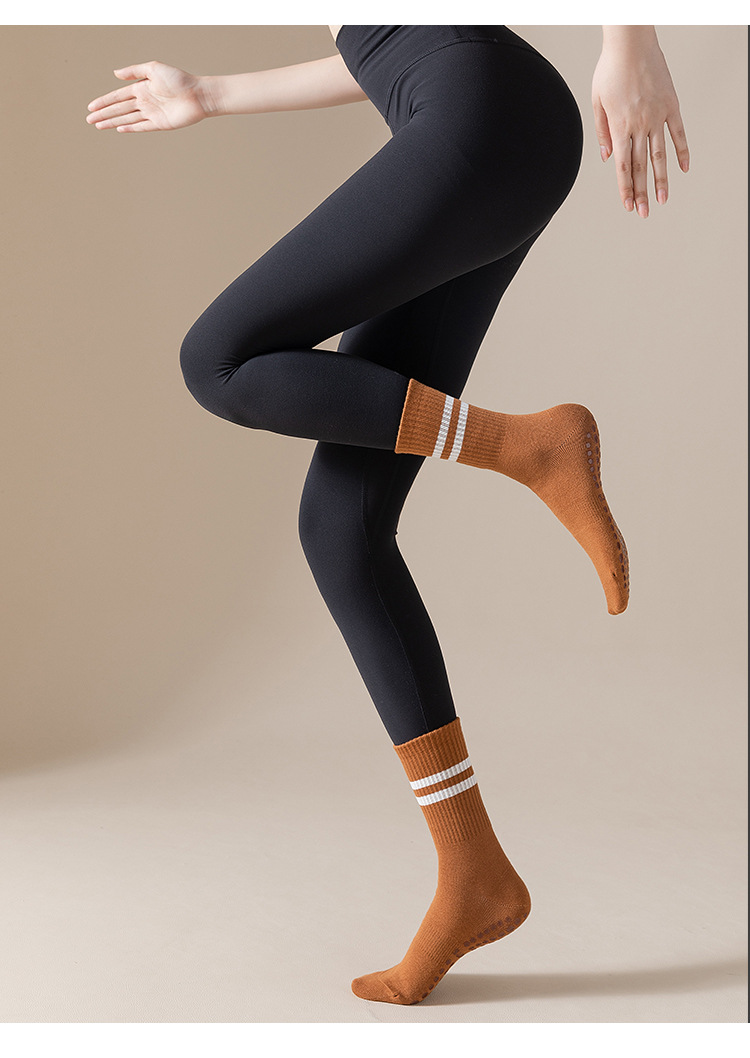 纯棉瑜伽袜子女中筒防滑硅胶室内健身普拉提运动休闲袜批发详情8